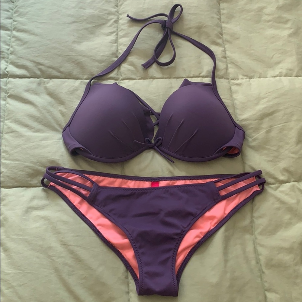 Victoria’s Secret bikini
